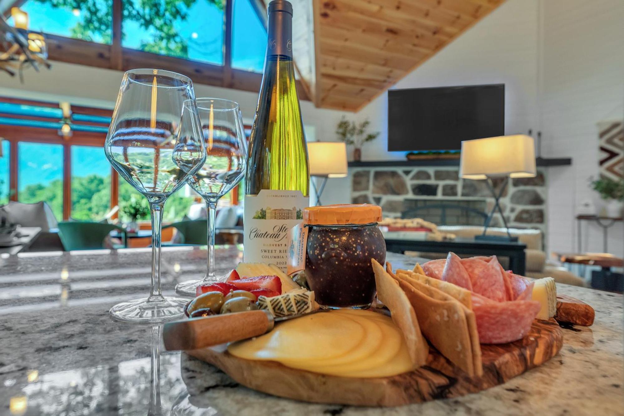 Family Chalet With Sauna, Hottub, Heavenly Views! Mins To Downtown! Gatlinburg Eksteriør billede