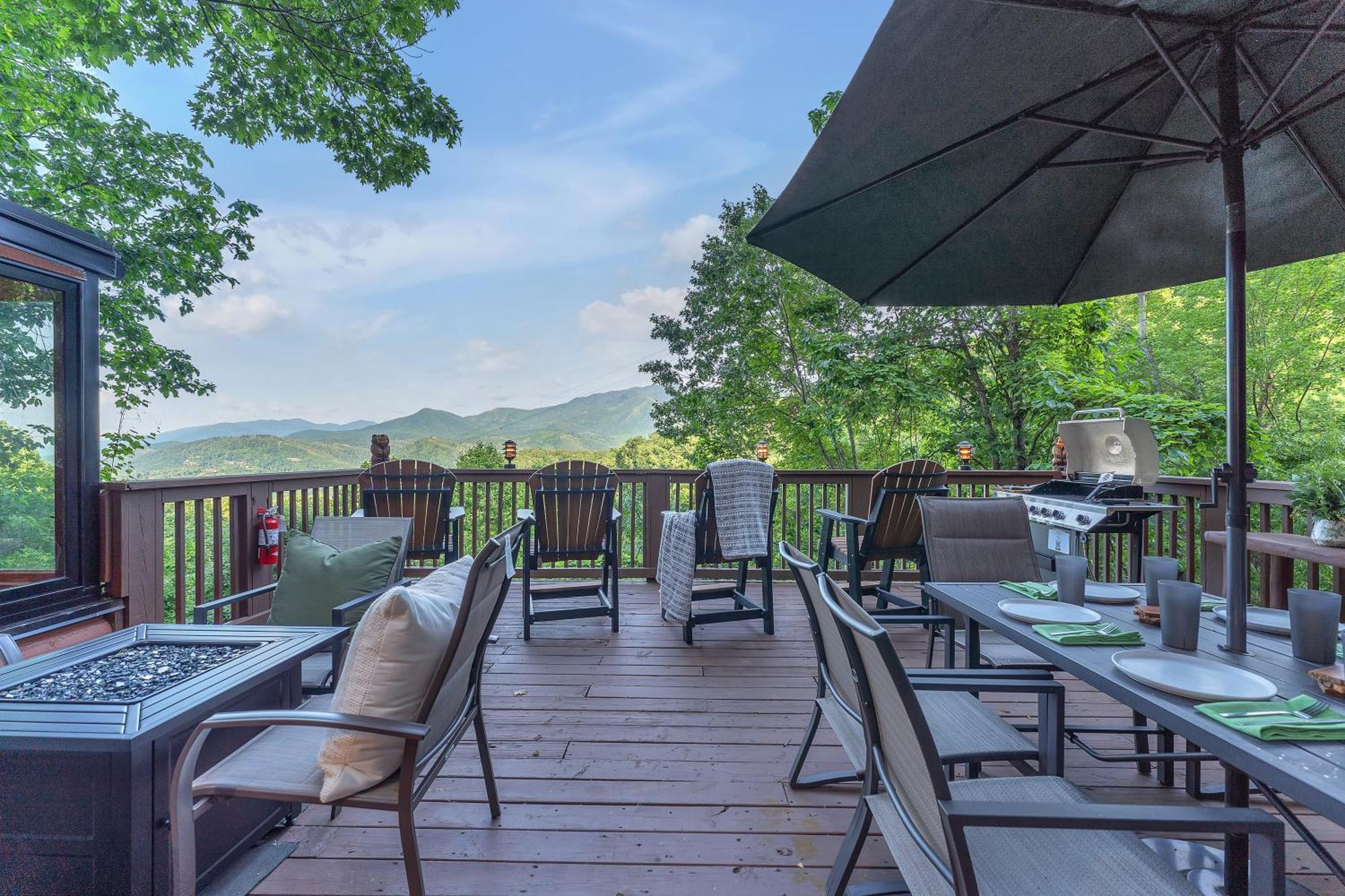 Family Chalet With Sauna, Hottub, Heavenly Views! Mins To Downtown! Gatlinburg Eksteriør billede