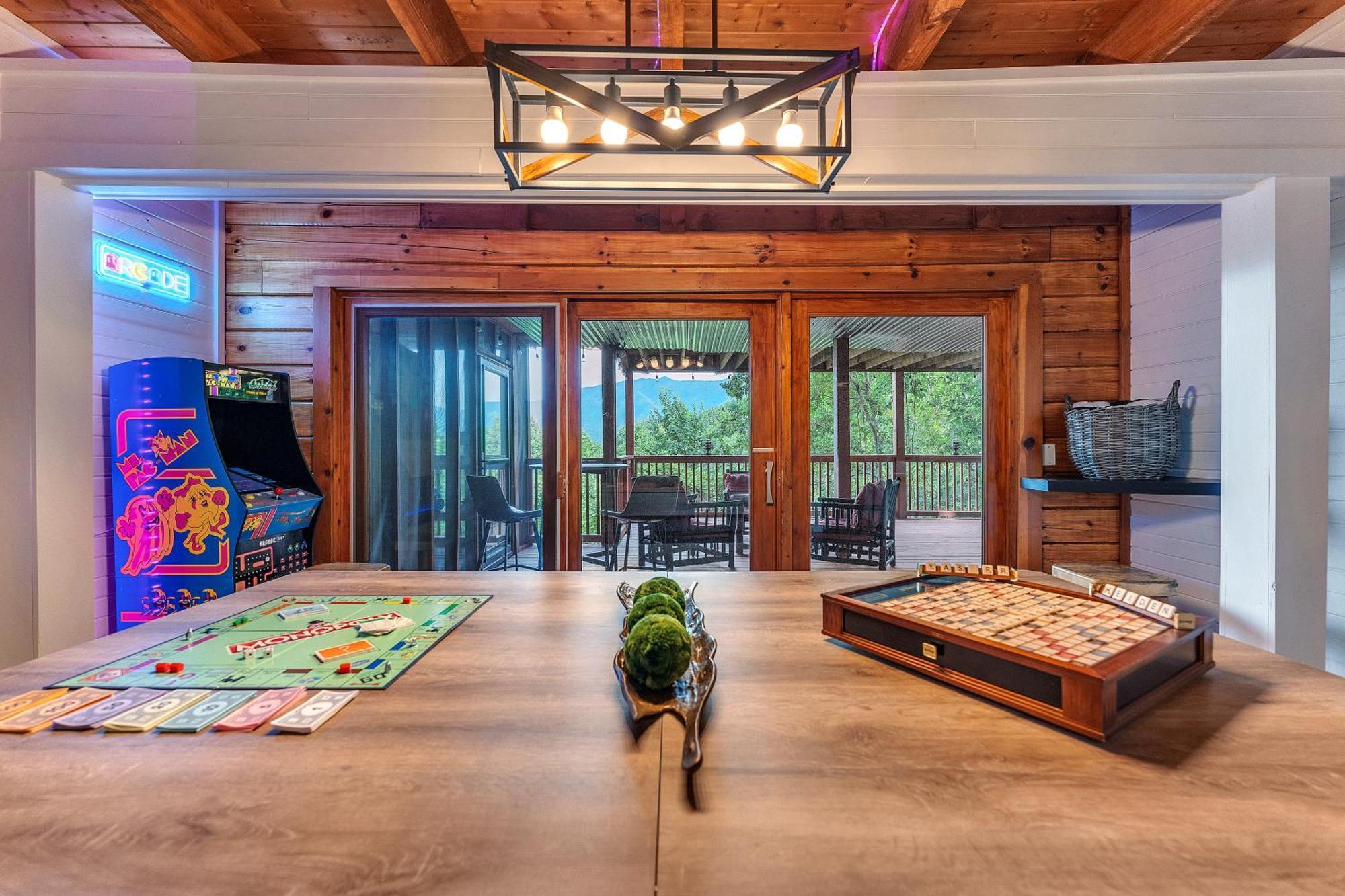 Family Chalet With Sauna, Hottub, Heavenly Views! Mins To Downtown! Gatlinburg Eksteriør billede